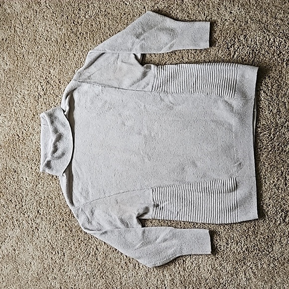 Tahari cream turtleneck sweater, size M - Picture 1 of 6